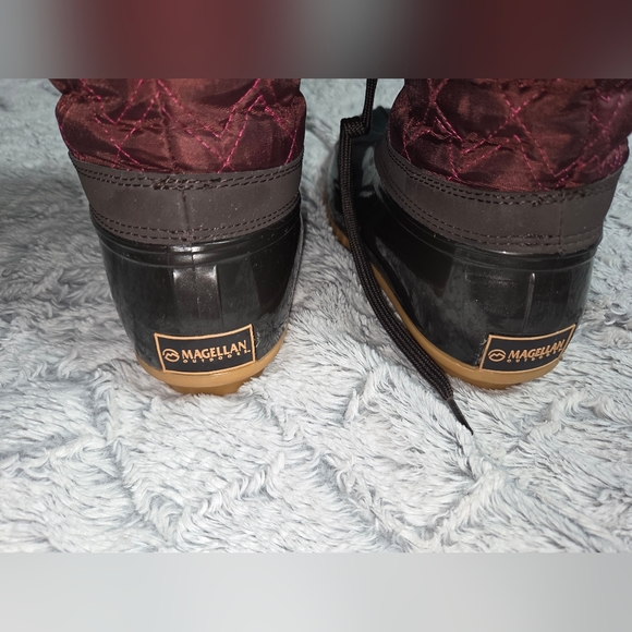 Magellan Outdoors Women's Brown and Burgundy Insulated Lace-Up Winter Boots - Picture 3 of 11